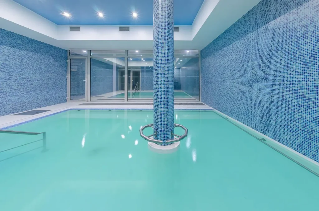 Kúpeľný ústav GRANIT Piešťany, kúpele a procedúry, vnútorný bazén