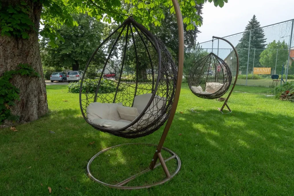 Kúpeľný ústav GRANIT Piešťany, doplnkové aktivity, relax v hojdacom kresle