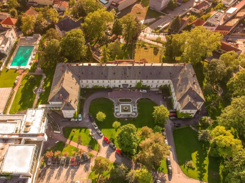 Kúpeľný ústav GRANIT Piešťany, letecký náhľad na areál