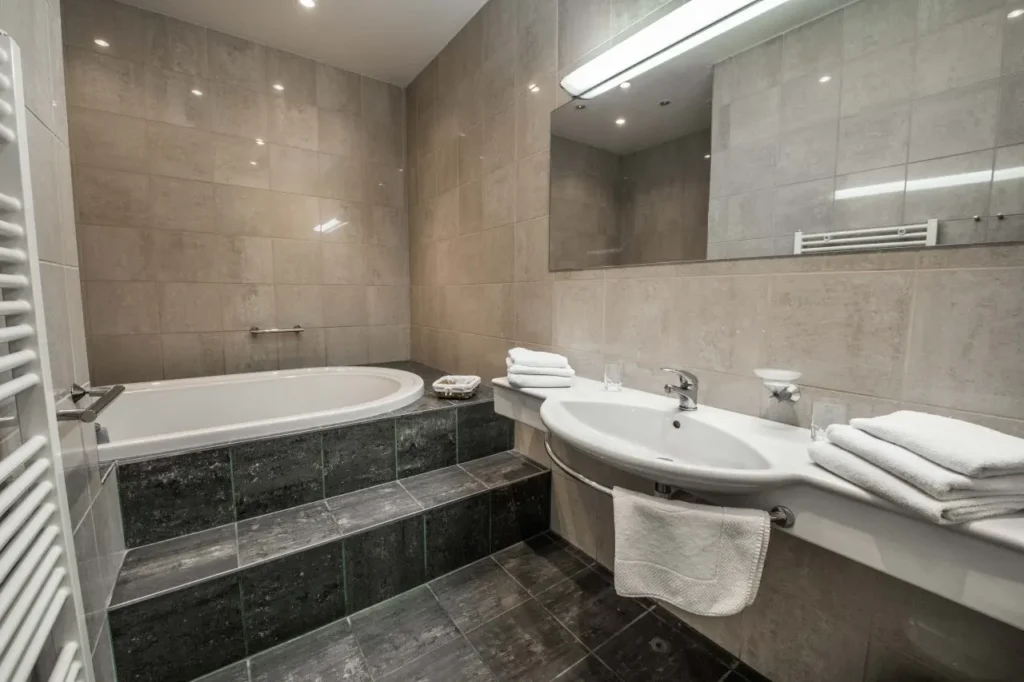 Kúpeľný ústav GRANIT Piešťany, ubytovanie, kúpeľňa