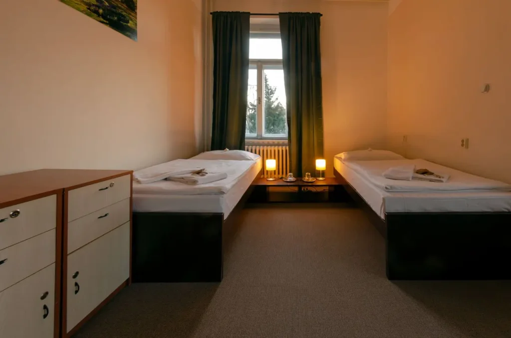 Kúpeľný ústav GRANIT Piešťany, ubytovanie, interiér izieb