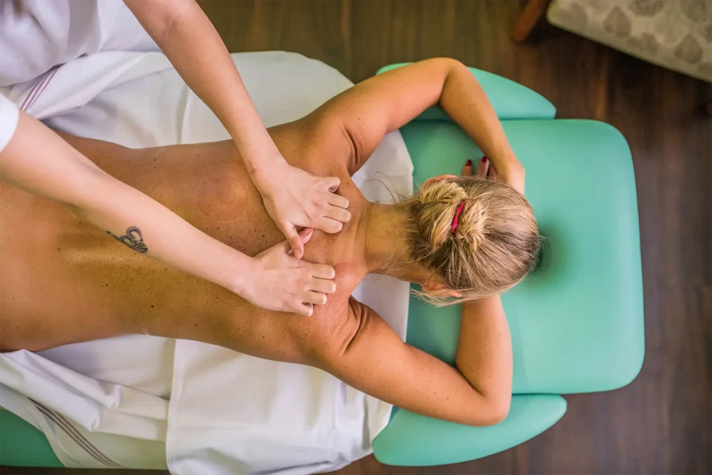 Kúpeľný ústav GRANIT Piešťany, kúpele a procedúry, uvoľňovacia masáž